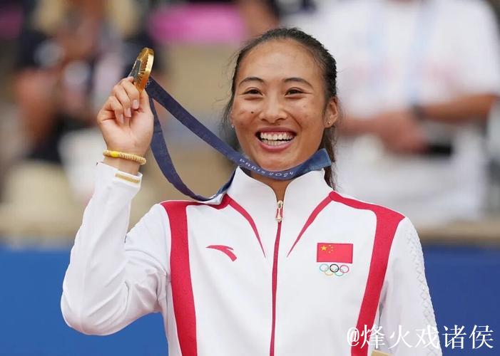 郑钦文当选WTA2025年度最受球迷欢迎单打球员 郑钦文当选WTA2025年度最受球迷欢迎单打球员