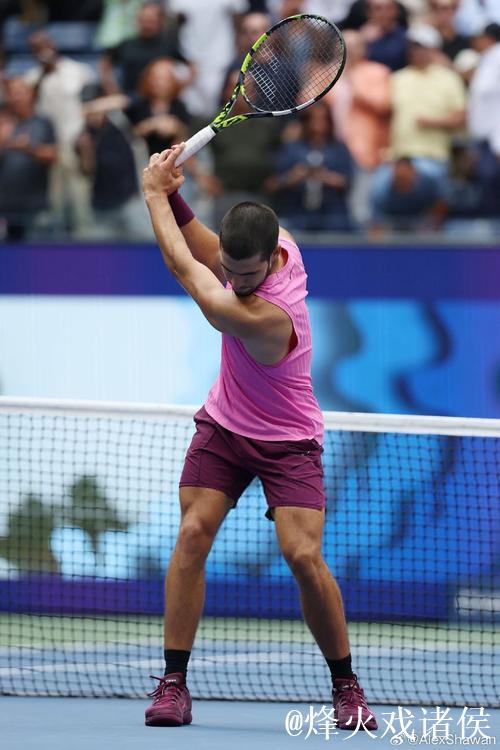 ATP总决赛-阿尔卡拉斯2-0阿利亚西姆 将与辛纳争冠